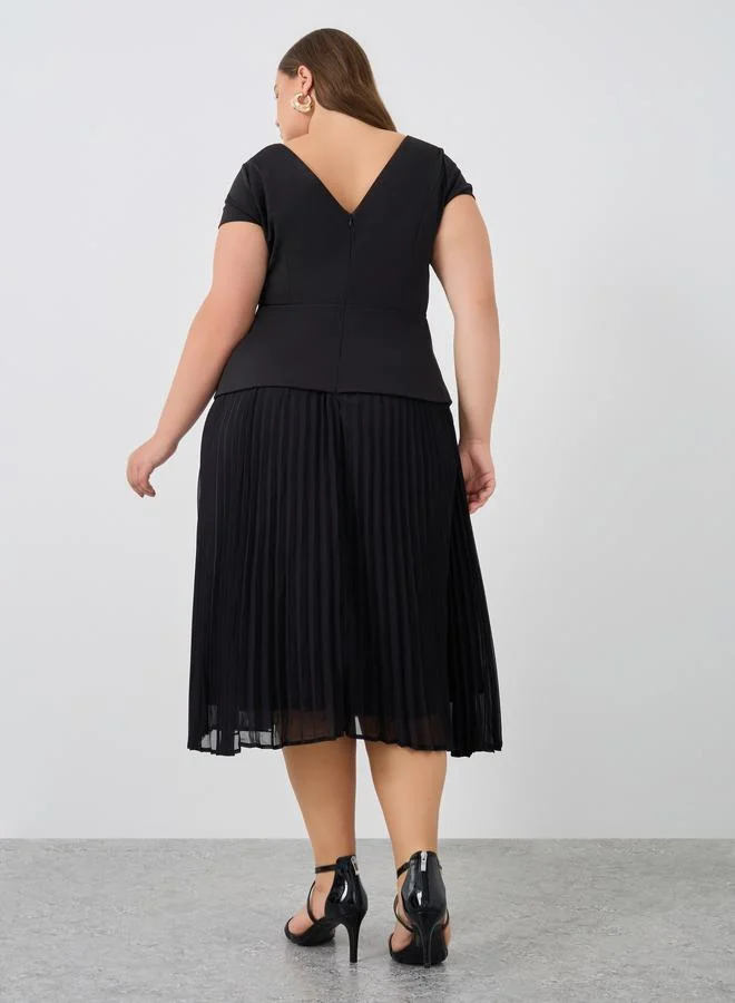 Styli Styli Plus Size Short Sleeves Pleated A-Line Midi Dress