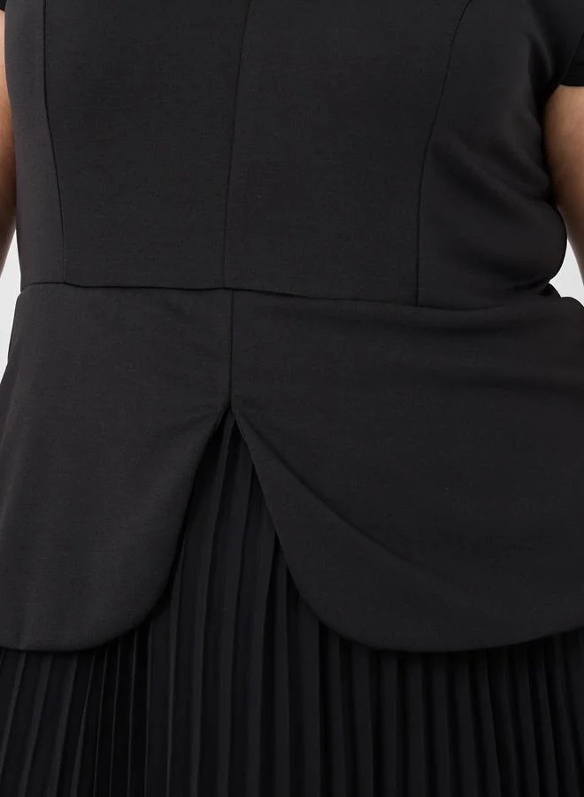 Styli Styli Plus Size Short Sleeves Pleated A-Line Midi Dress