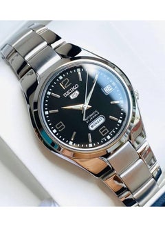 Seiko 5 ساعة أوتوماتيكية بمينا أسود من الفولاذ المقاوم للصدأ للرجال  - Image 2