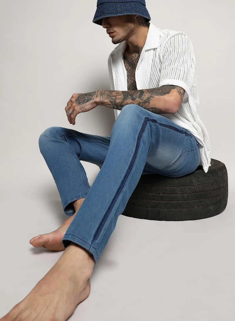 Campus Sutra Men's Blue Contrast Side Wash Denim Jeans For Casual Wear | Light-Wash | Regular Fit | Button Closure | Cotton Denim Jeans Crafted With Comfort Fit For Everyday Wear