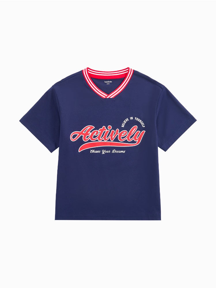 بالابالا تيشيرت بأكمام قصيرة وياقة V متباينة اللون مع طبعة أمامية للأولاد - Image 1