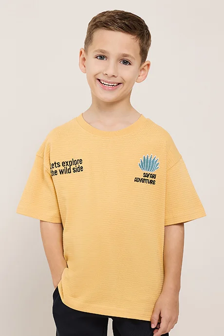 R&b Embroidered T-Shirt with Crew Neck and Short Sleeves