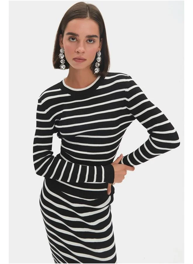 JUNE June Women Striped Crew Neck Knitwear Sweater Skirt Set Black - White