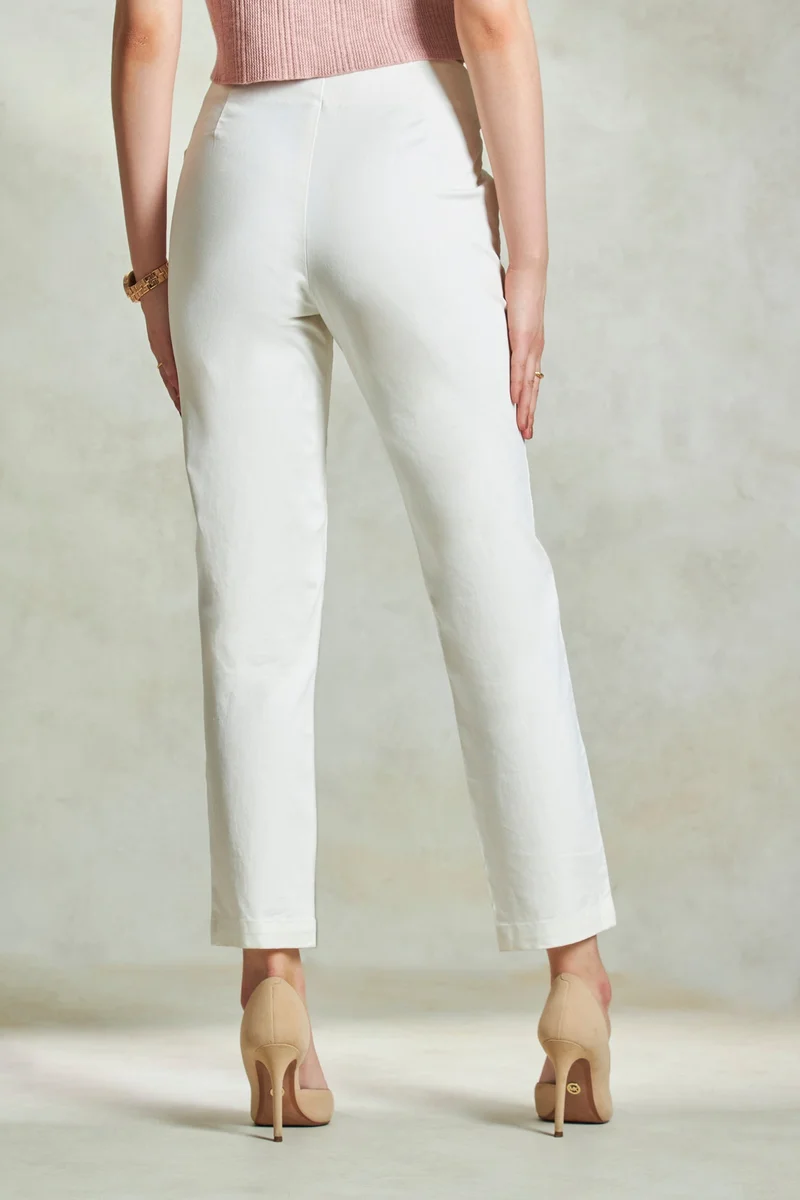 Virgio Virgio Women Tapered Fit Pleated Trousers