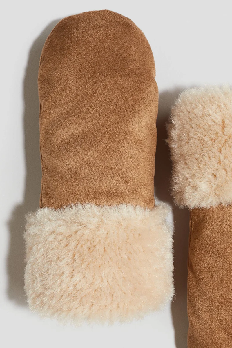 اتش اند ام قفازات مبطنة بقماش منفوش