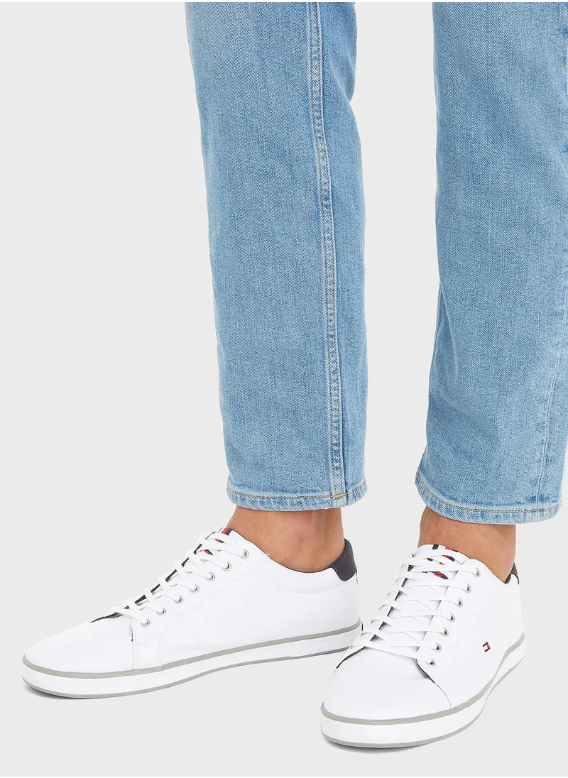 TOMMY HILFIGER Logo Low Top Sneakers