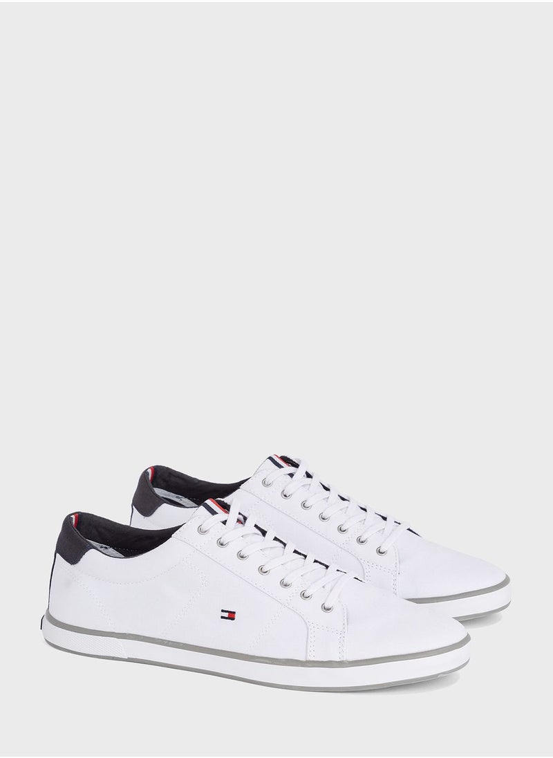 TOMMY HILFIGER - Logo Low Top Sneakers - Image 1