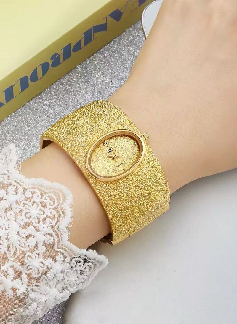 اي اس جيه ساعة ASJ النسائية الشهيرة بسوار ذهبي فاخر بنقشة لحاء الشجر، ساعة كوارتز نسائية بسيطة - Image 3