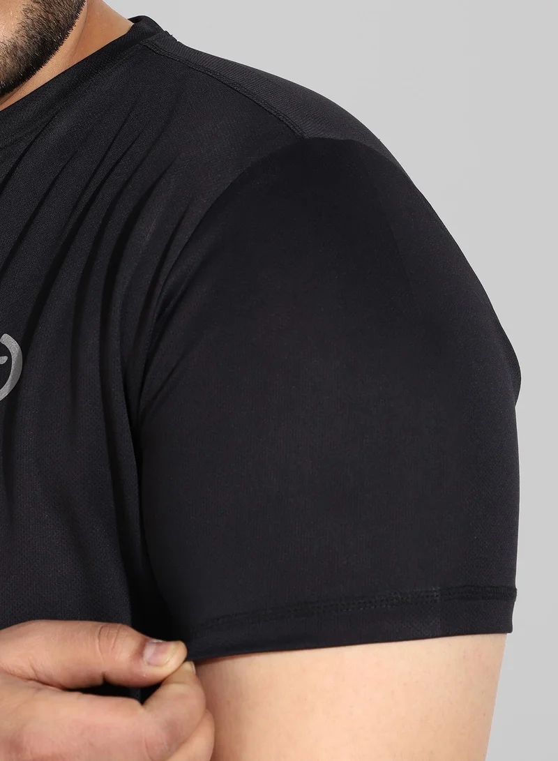 Instafab Plus Men's Solid Black Regular Fit Activewear T-Shirt