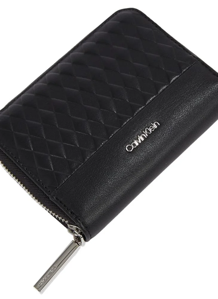 CALVIN KLEIN MINI QUILT MEDIUM ZIP WALLET