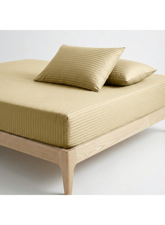 ريلاكس طقم ملاءات سرير فاخر ممتاز - ملاءة سرير فائقة النعومة، تسمح بمرور الهواء، ولطيفة على البشرة، مزودة بجيوب مطاطية عميقة، بالإضافة إلى غطاءي وسادة وملاءة سرير واحدة، لون بيج، 160 × 200 سم - Image 2