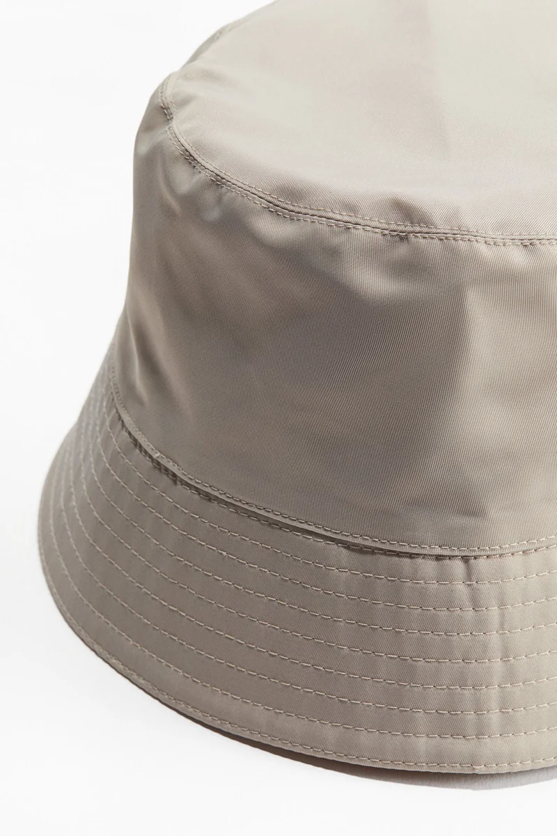 H&M Nylon bucket hat