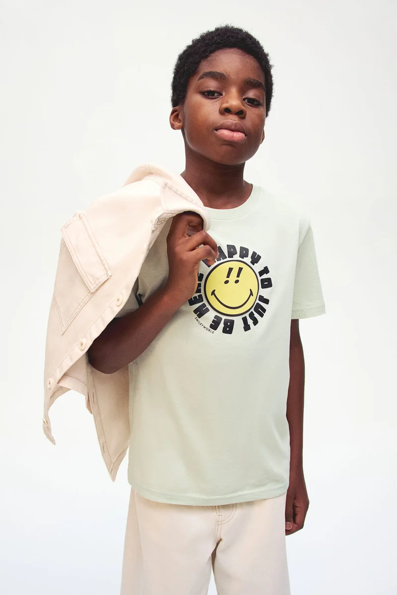 اتش اند ام تي-شيرت بتصميم مطبوع