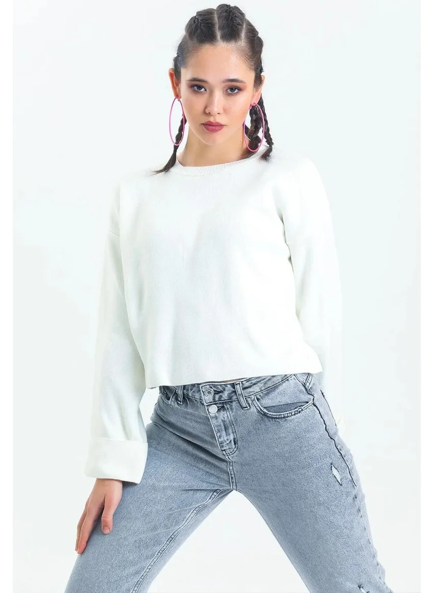 Tena Women's Ecru Crew Neck Sleeve Folded Sweater