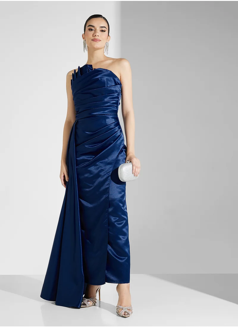 نمشي x Assymetric Structured Shoulder Draped A Line Gown