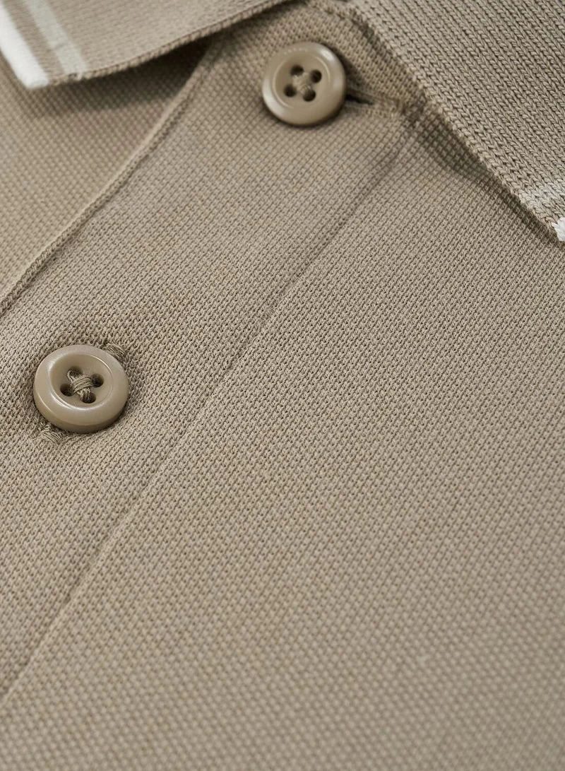 GIORDANO  Men's Slim Fit Pique Polo: Elevated Comfort, Modern Style for Men | Best Price UAE