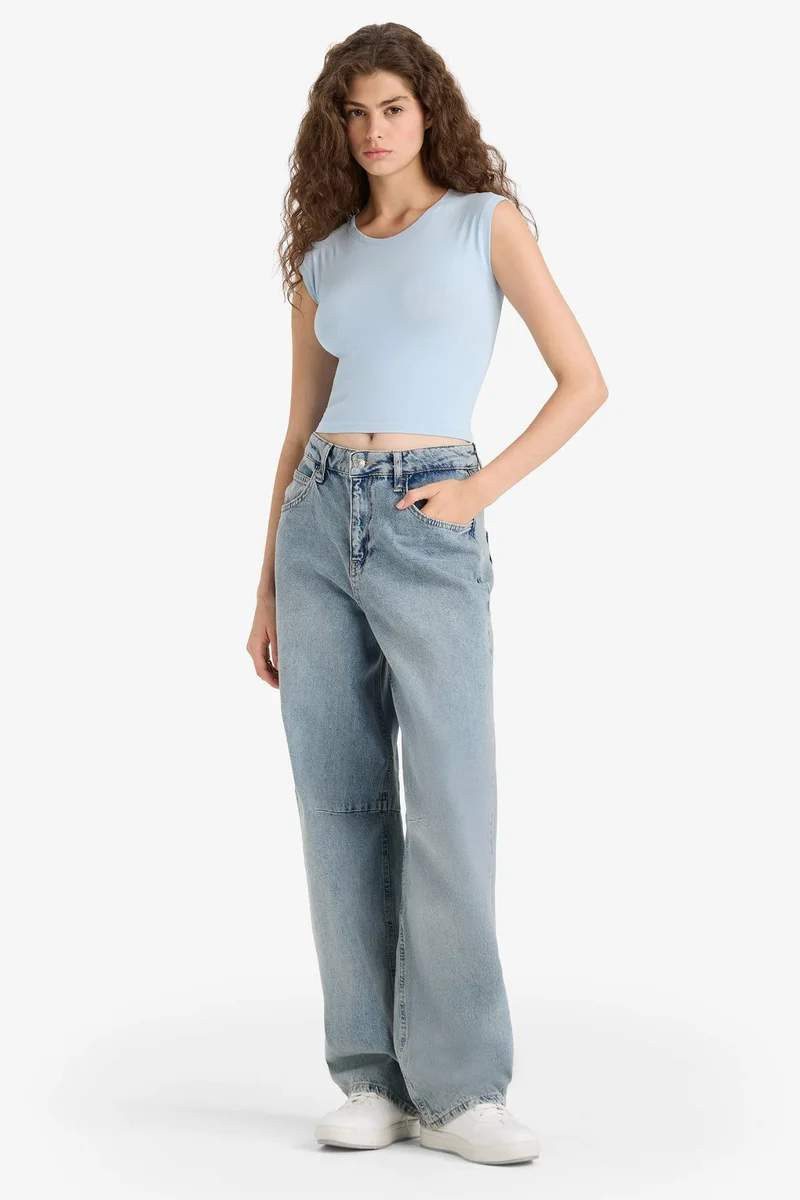 ديفاكتو Fitted Round Neck Basic Short Sleeve T-Shirt