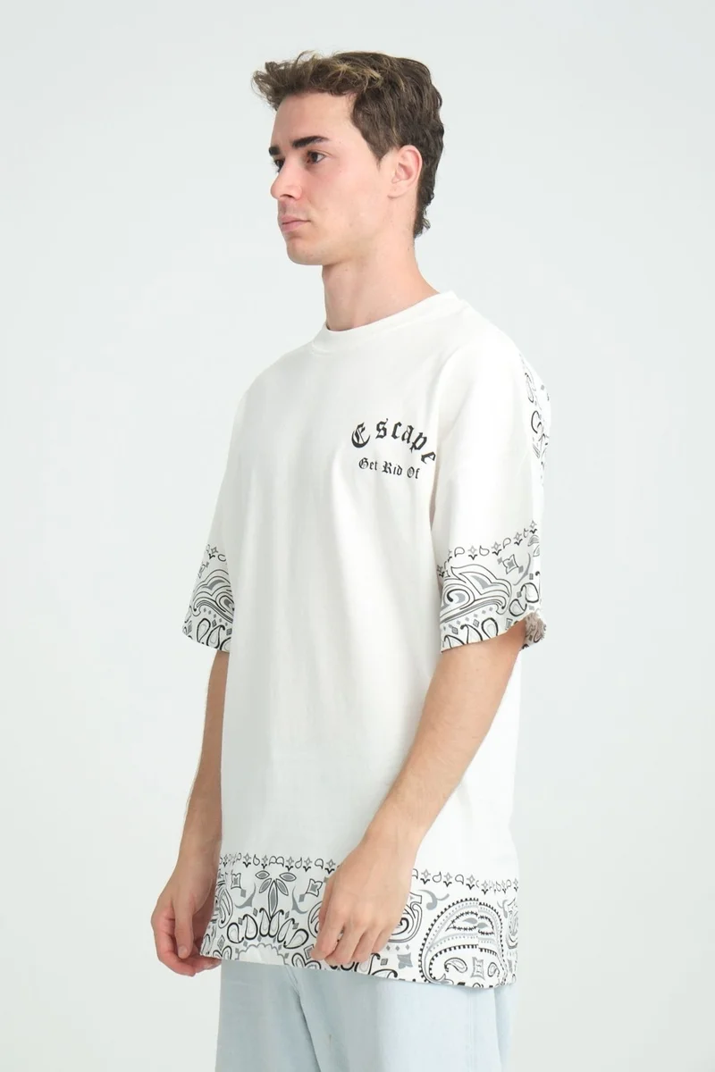 Four Man Oversize Bandana Patterned T-Shirt - Combination of Elegance and Comfort