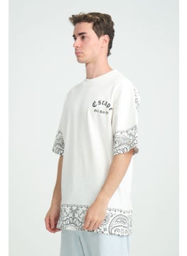 Four Man Oversize Bandana Patterned T-Shirt - Combination of Elegance and Comfort  - Image 5