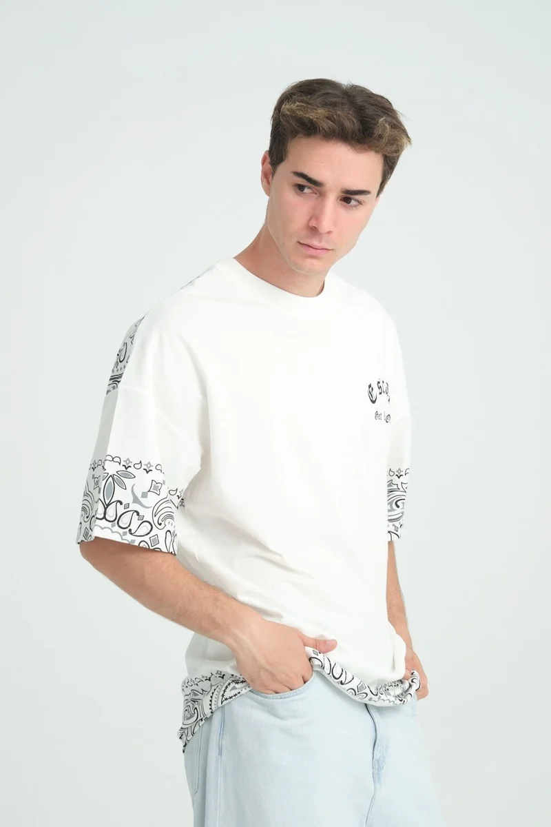 Four Man Oversize Bandana Patterned T-Shirt - Combination of Elegance and Comfort