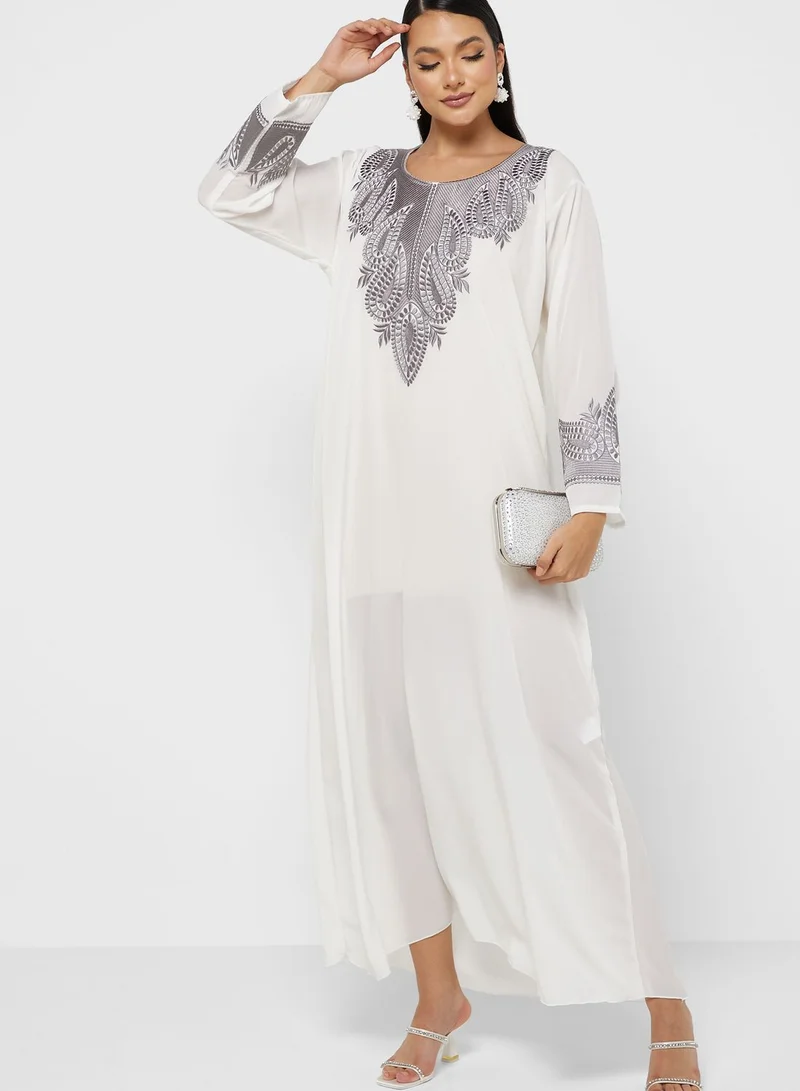 Khizana Embroidered Detail Jalabiya