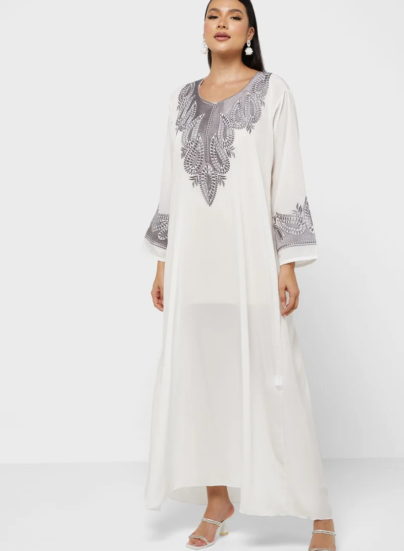 Khizana Embroidered Detail Jalabiya