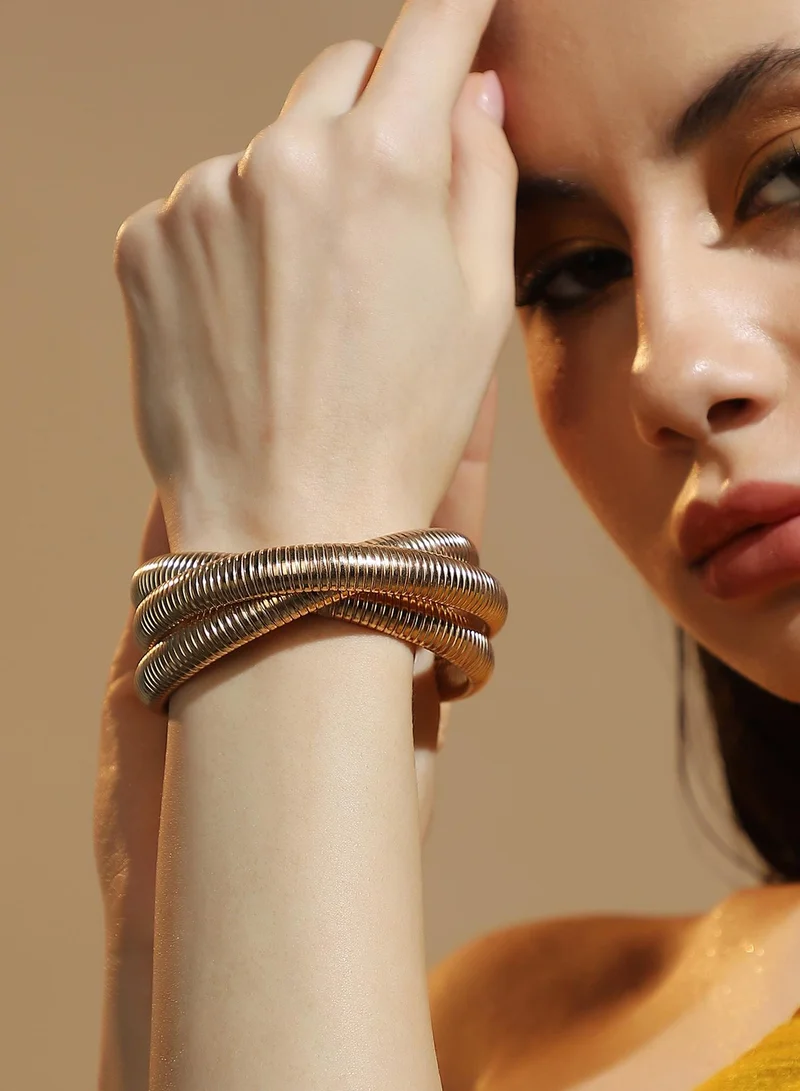 سوهي SOHI Women's The Snake-Ribbed Bangle Bracelet For Casual Wear | California  Colour | Alloy Material | Slip On Closure | Metallic Bracelet | Bangle Bracelet For Women & Girls