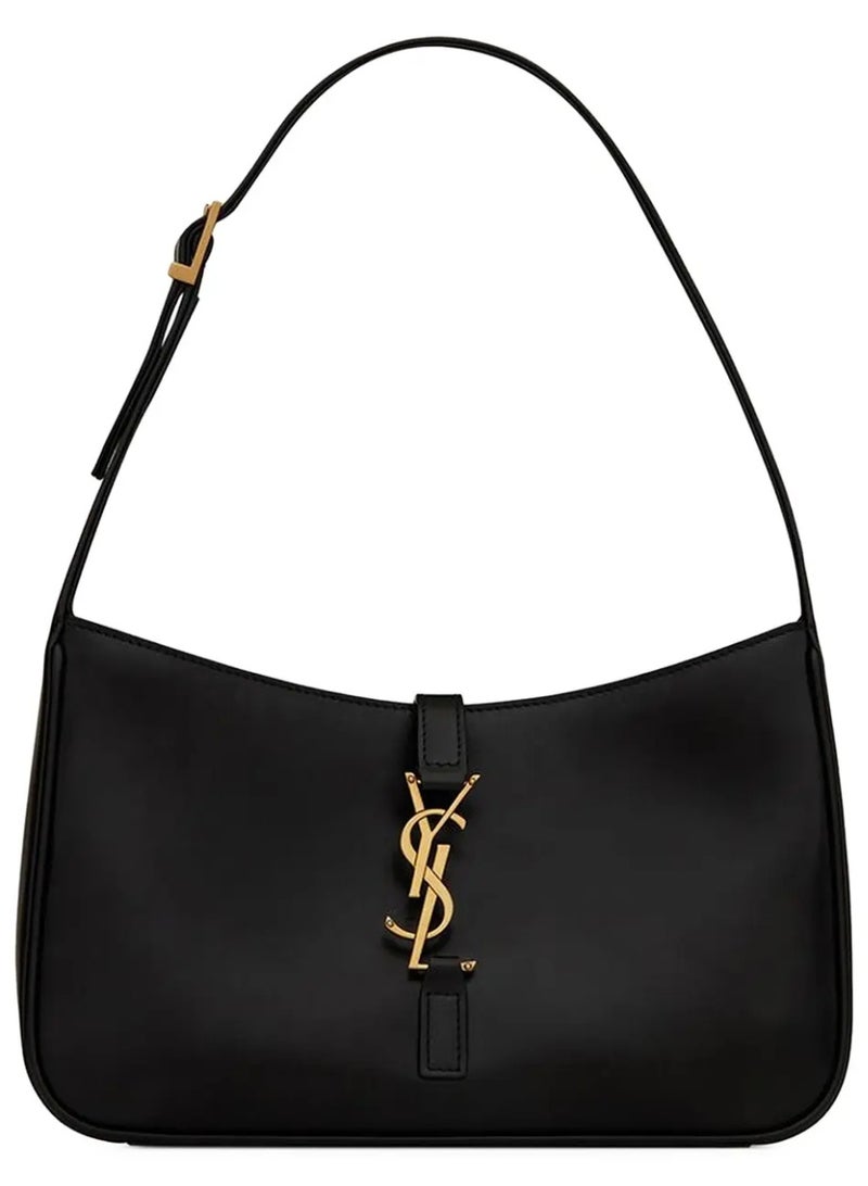 حقيبة هوبو جلدية للنساء YSL Le 5 À 7 مع خطاف YSL - أسود