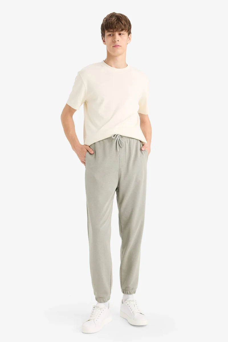 ديفاكتو Regular Fit Jogger Elastic Waist Sweatpants