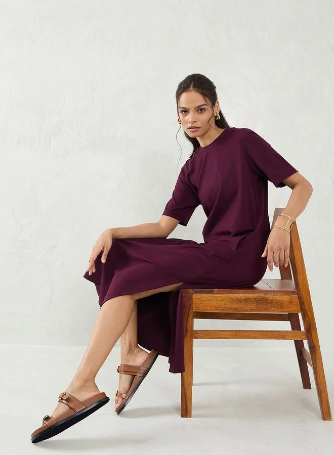 Femmella Femmella Burgundy Solid Knit Shift Midi Dress with Slit Detail