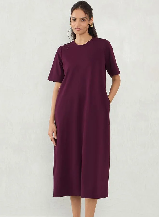 Femmella Femmella Burgundy Solid Knit Shift Midi Dress with Slit Detail