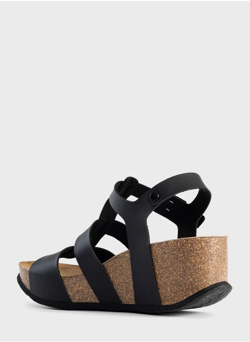 BAYTON Majorque Strappy Mid Heel Wedges