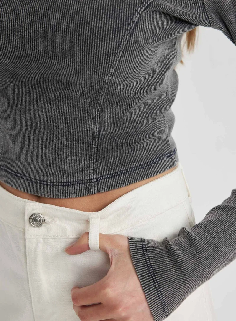 ديفاكتو Slim Fit Crew Neck Camisole Long Sleeve T-Shirt