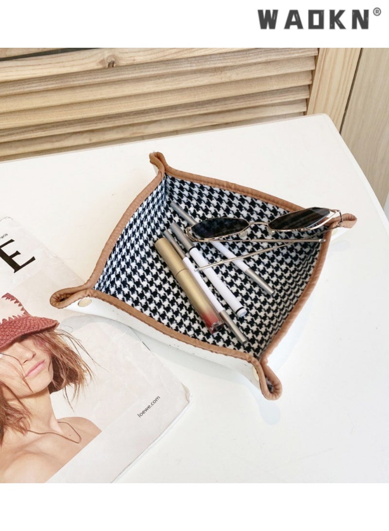 WAOKN Can be used as a storage box for watches and keys at the entrance and living room. Very suitable for organizing miscellaneous items. Fashionable and durable, adding elegance while keeping daily essentials tidy and easy to use. - Image 4