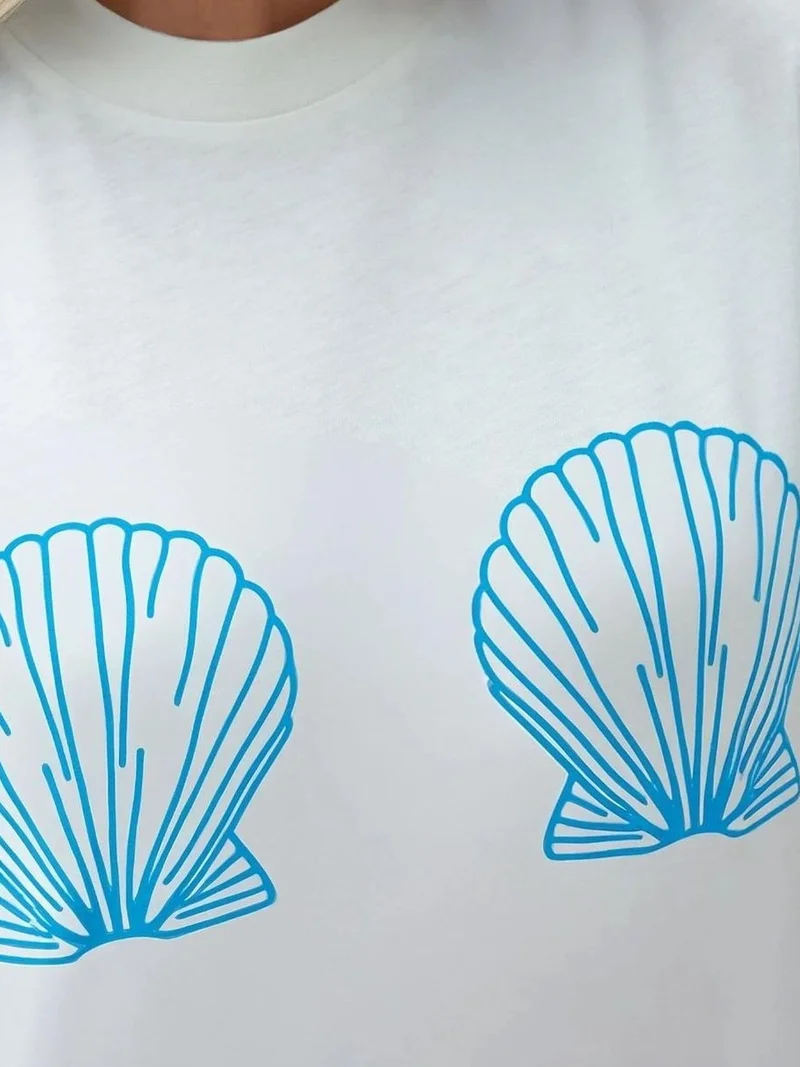 هيكاب تيشيرت قطن % بقصة عادية وياقة دائرية وطبعة