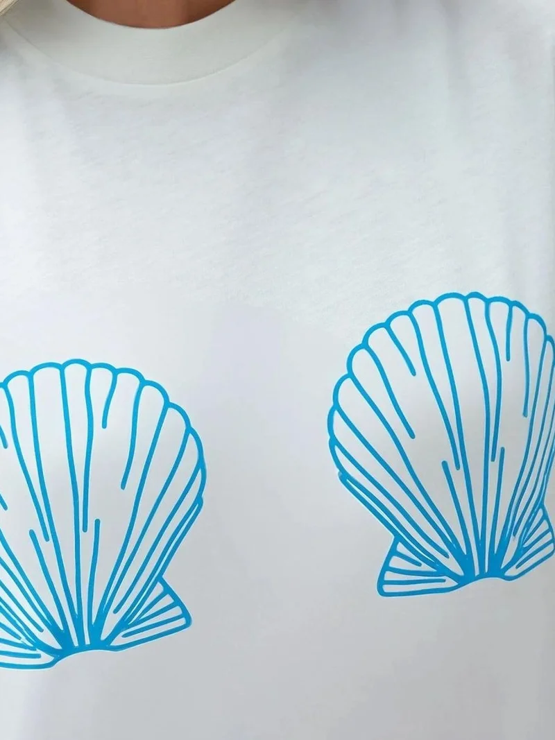 هيكاب تيشيرت قطن % بقصة عادية وياقة دائرية وطبعة