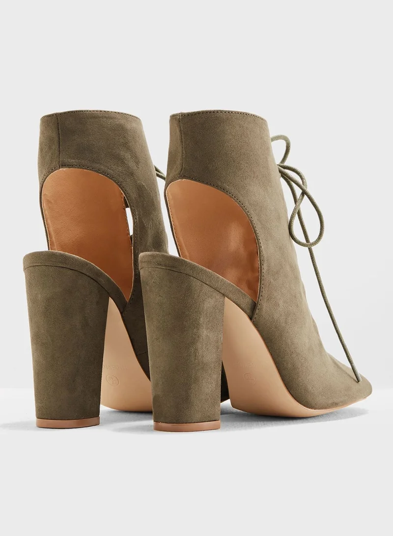 Truffle Vela Block Heel Sandal