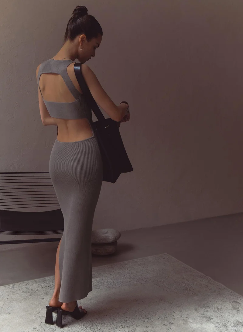 ليتشي فستان محبوك ماكسي بظهر مكشوف