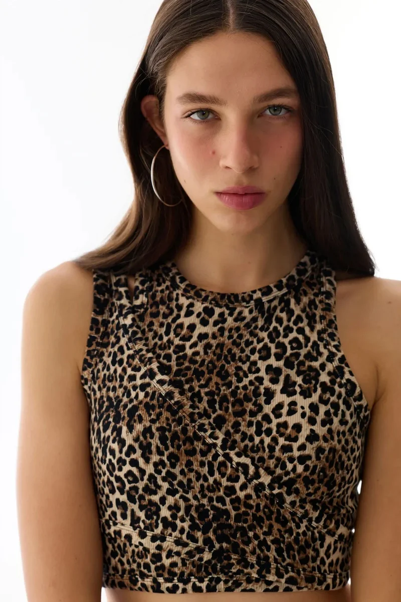 Penti PENTI Leopard Print Window Detail Crew Neck Top