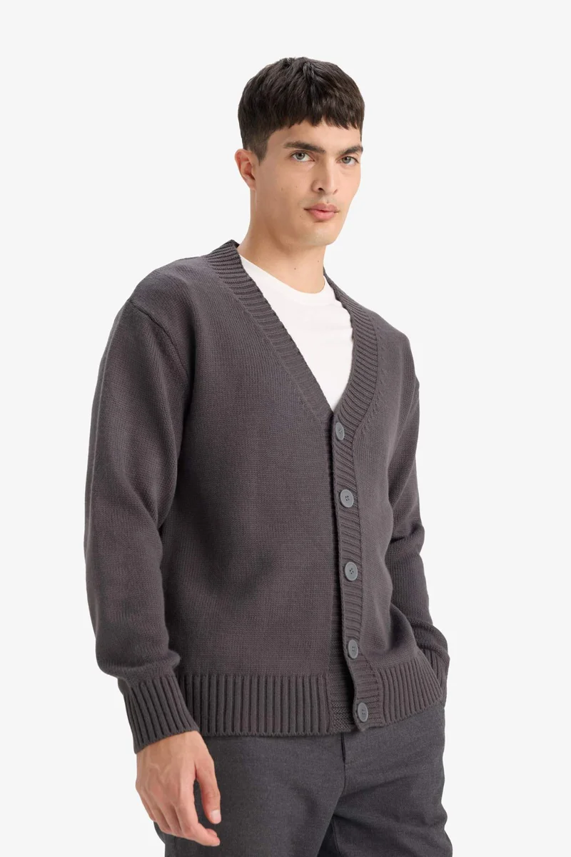 ديفاكتو Relax Fit V-Neck Knit Cardigan
