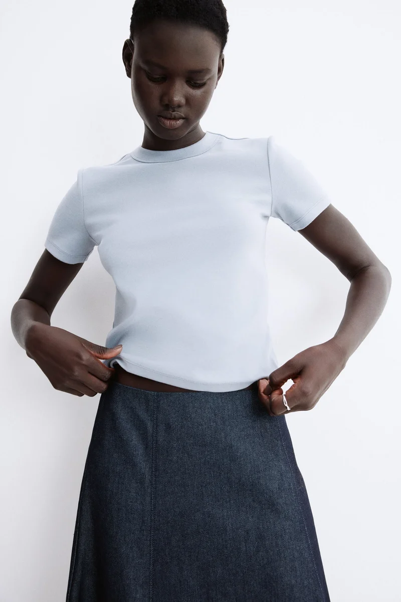 اتش اند ام تي-شيرت قطني ضيق