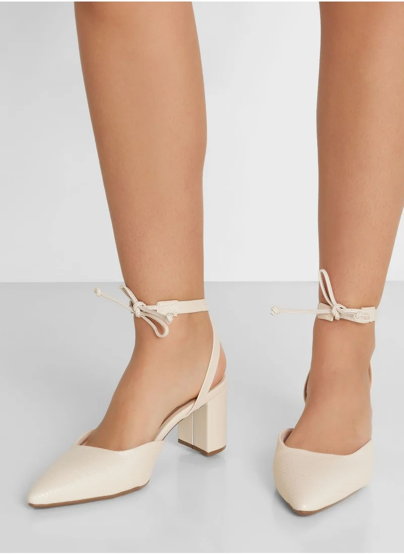Beira Rio Jordyn Pointed Toe Ankle Strap High Heel Pumps