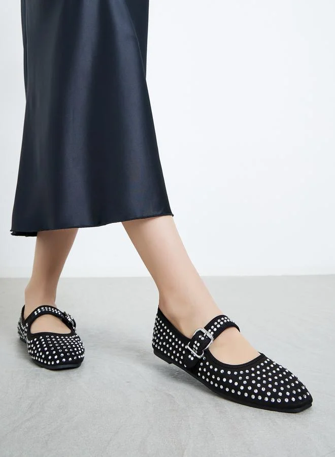 ستايلي حذاء ماري جين مرصع بالمسامير