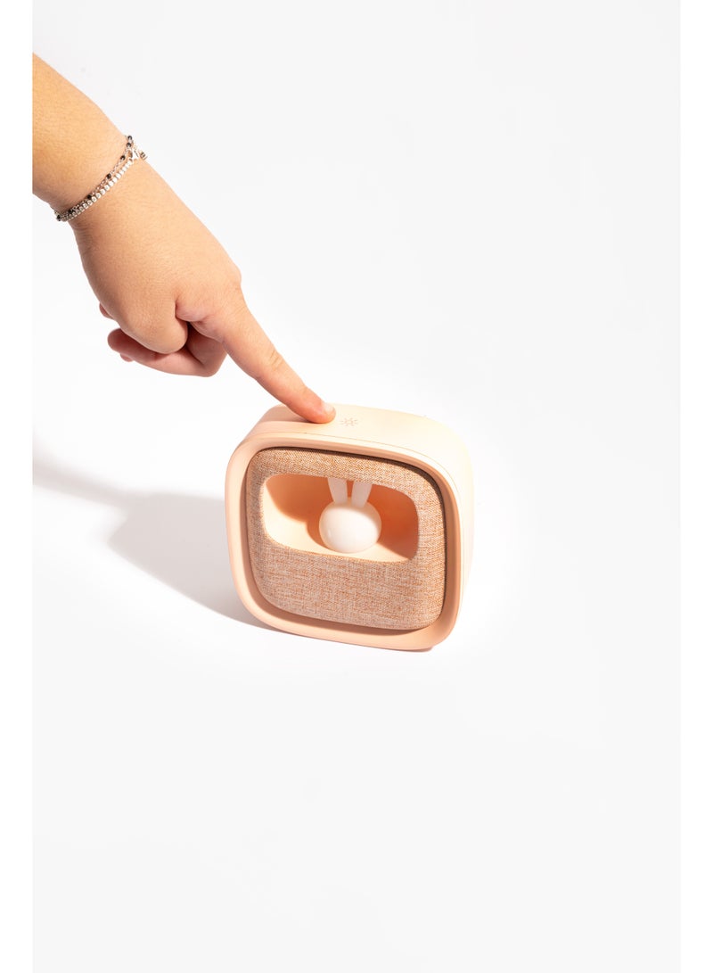 موب ساعة منبه وضوء ليلي بتصميم عصري ولون وردي، مثالية لغرفة النوم أو الأطفال، تجمع بين المنبه والضوء الليلي وسهلة الاستخدام - Image 5