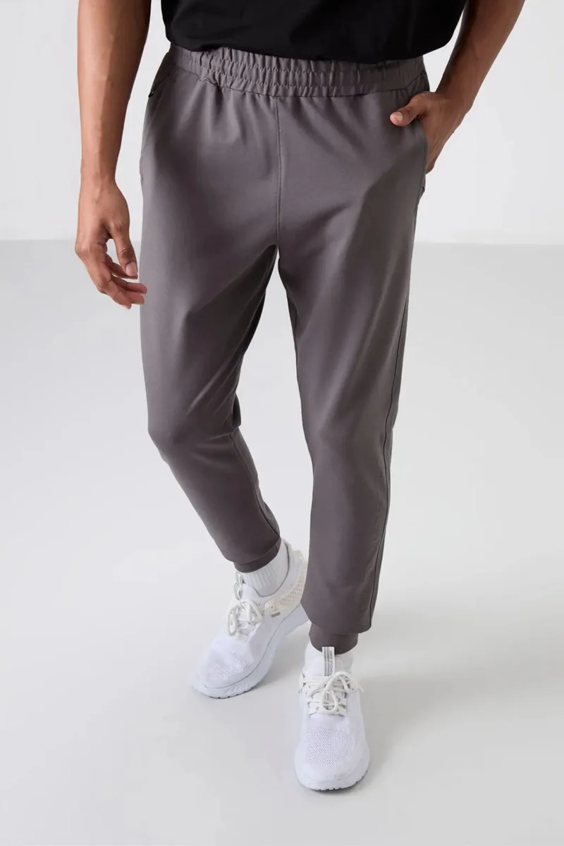 تومي لايف TOMMY Men's Regular Fit Cotton Blend Sweatpants