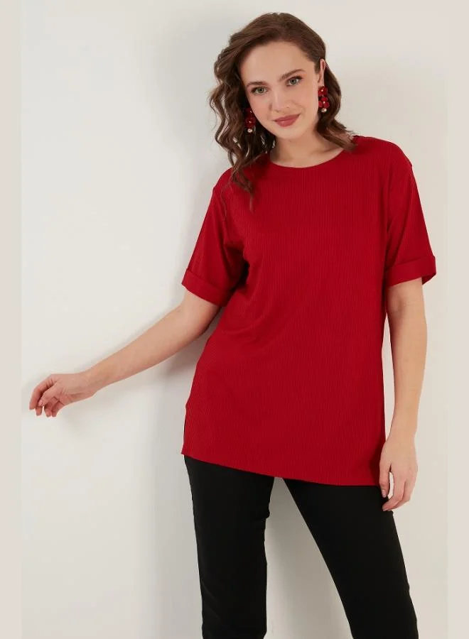 ليلا بلوزة نسائية ليلا بقصة واسعة وياقة دائرية وفتحة جانبية