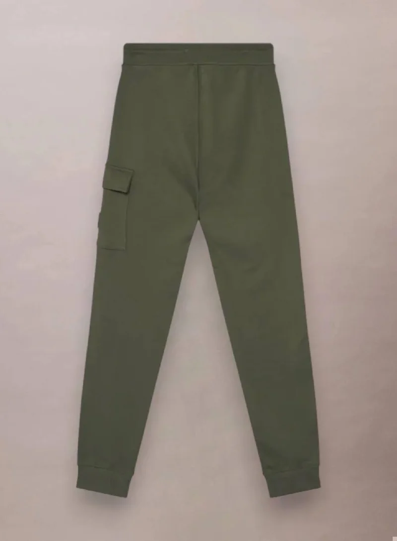 Calvin Klein Jeans Thyme Relaxed Cargo Joggers for Men | Best Price UAE