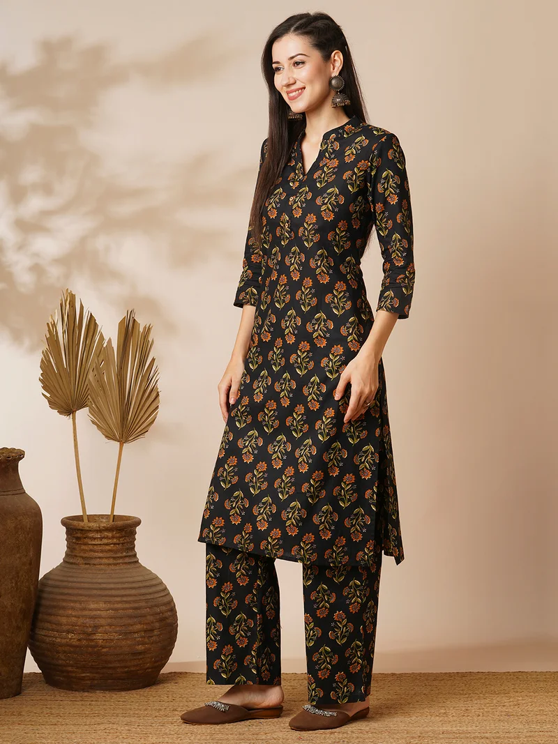 globus Women Floral Printed Mandarin Collar Pure Cotton Straight Kurta With Trouser