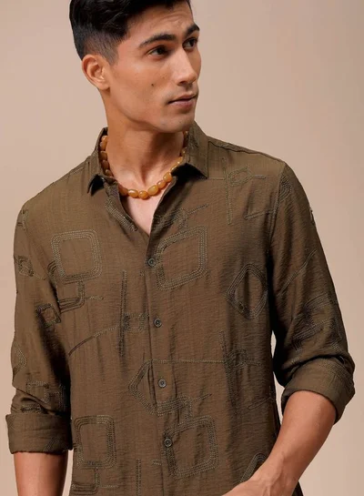 The Indian Garage Co Men Regular Fit Placement Embroidered Full Sleeves Cutaway Collar Resort Wear Shirt