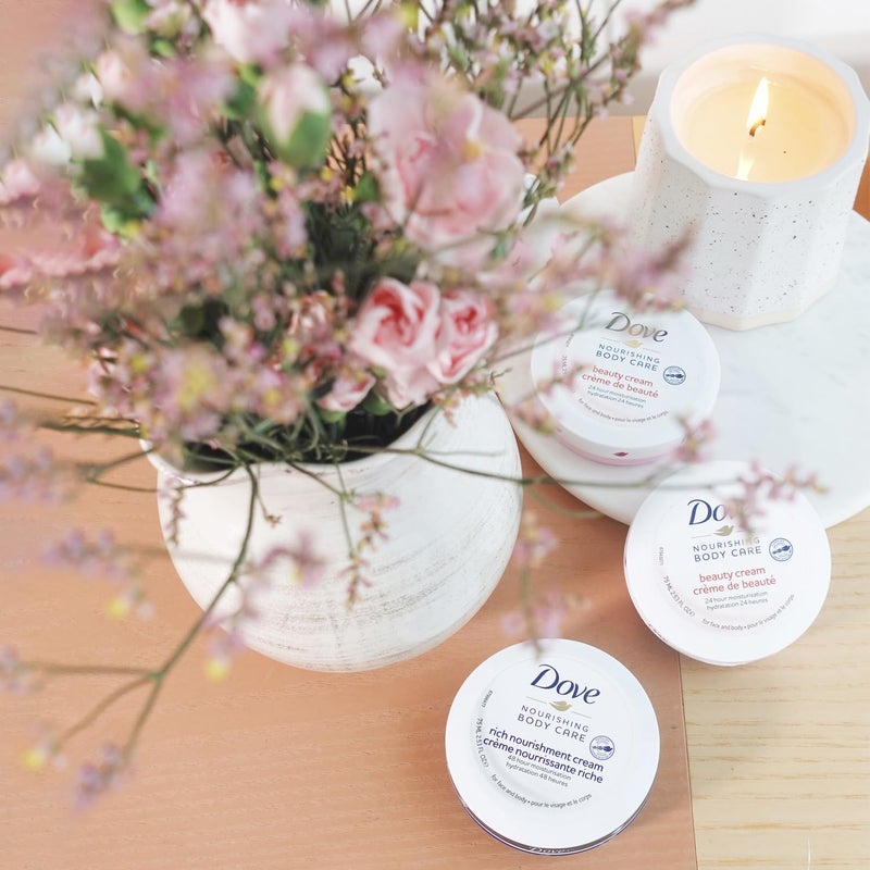 Dove كريم دوف بيوتي لوف للجسم، خفيف الوزن، سريع الامتصاص للوجه والجسم للبشرة العادية إلى الجافة، ترطيب لمدة 24 ساعة، كريم وجه برائحة فاخرة، لوشن لليدين والجسم، 5.07 أونصة سائلة (عبوة من 12)  - Image 3